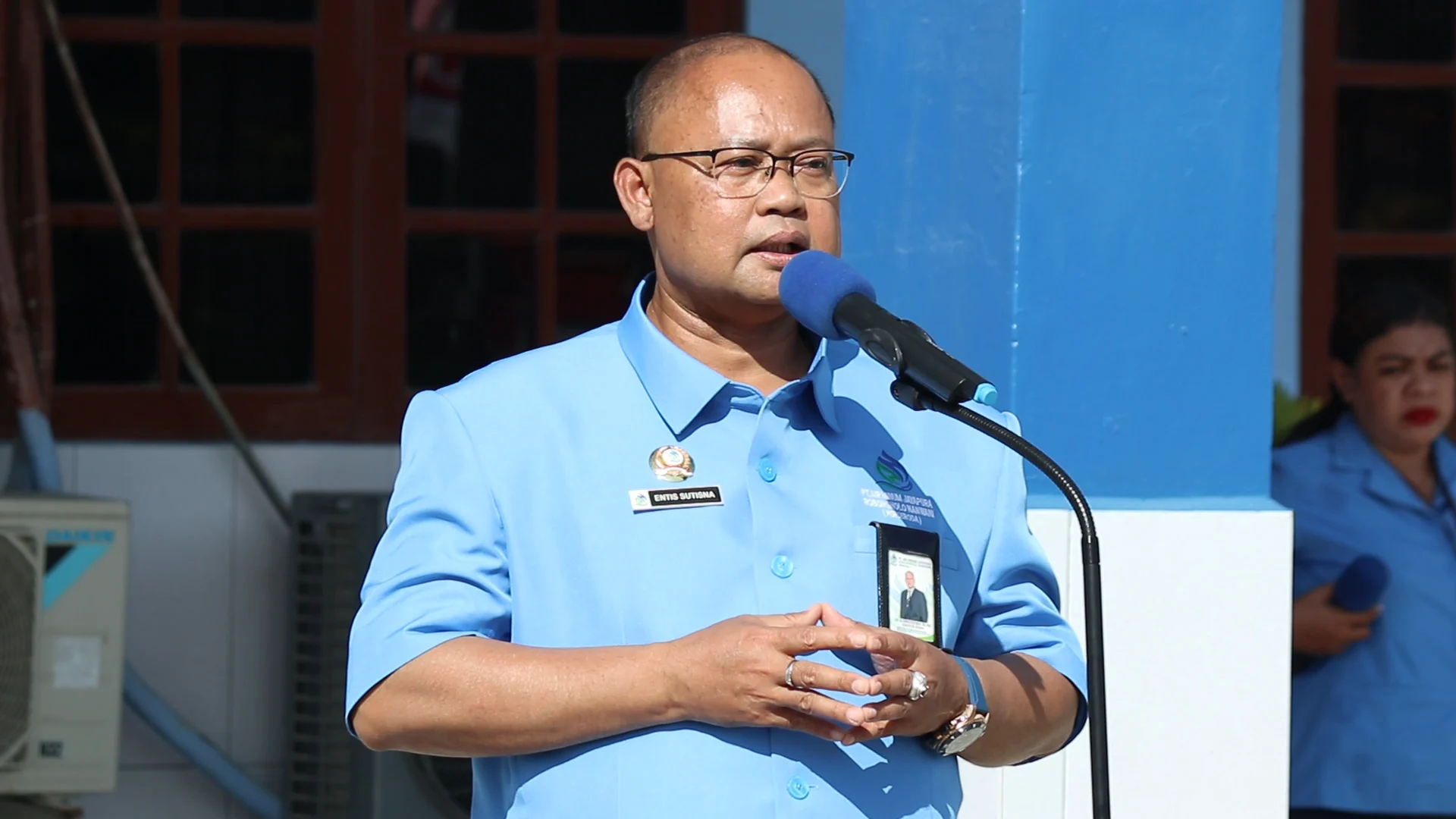 Dr. H. Entis Sutisna, SE, MM, CGRM, Direktur Utama PT Air Minum Jayapura Robongholo Nanwani (Perseroda). Pimpin Apel pembentukan Tim OPSI