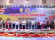 Pemkot Jayapura Anugerahi Pelestari Seni dan Budaya Port Numbay Dengan Penghargaan Anugerah Budaya 2025