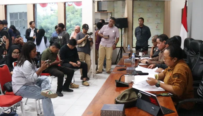 Suasana Konferensi Pers di ruang Media Center Bawaslu Provinsi Papua