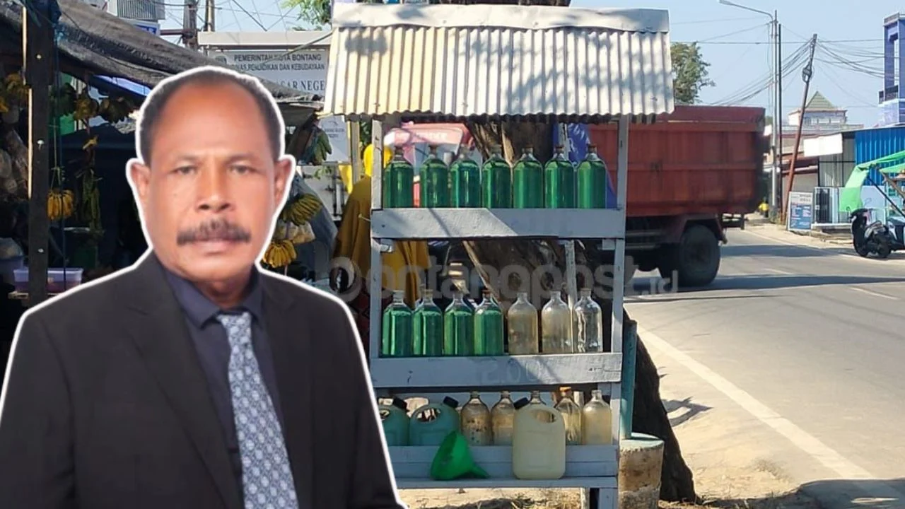 Kepala Dinas Penanaman Modal dan Pelayanan Terpadu Satu Pintu (DPMPTSP) Kabupaten SBB, Abraham Tuhenay, S.Pd, M.M