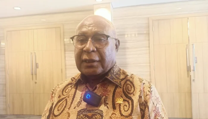 Hanok Puraro, S.Sos, Anggota Komite IV Dewan Perwakilan Daerah Republik Indonesia (DPD- RI) perwakilan Provinisi Papua.