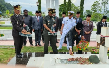 Pimpin Tabur Bunga di TMP, Ini Imbauan Wawali Jayapura di Peringatan Hari Pahlawan ke-80